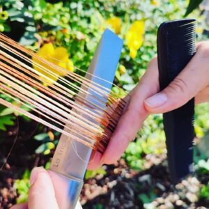 Tanto qui coupe les cheveux